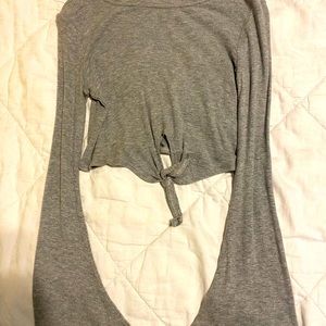 grey long sleeve crop top